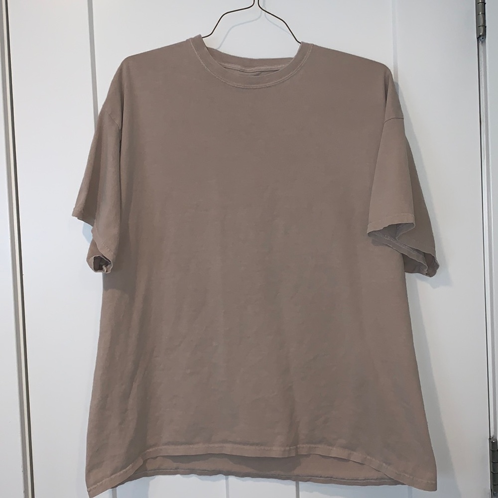 Oversized vintage-look shirt with print in tan